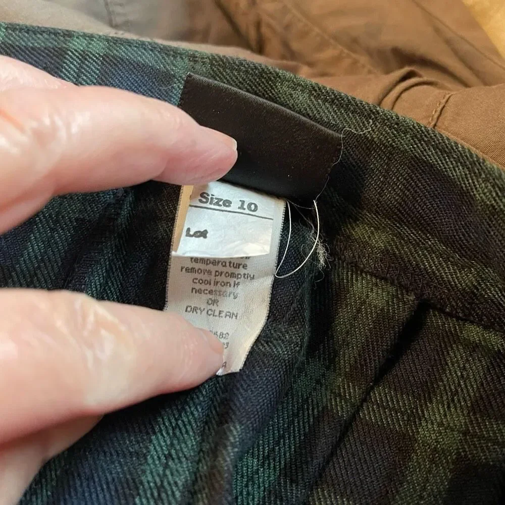 Vintage Tofy size 10 pleated plaid Scottish-Ireland skirt